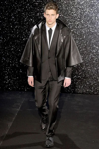 Look 24